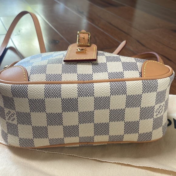 AUTHENTIC LOUIS VUITTON BAG - Picture 4 of 16